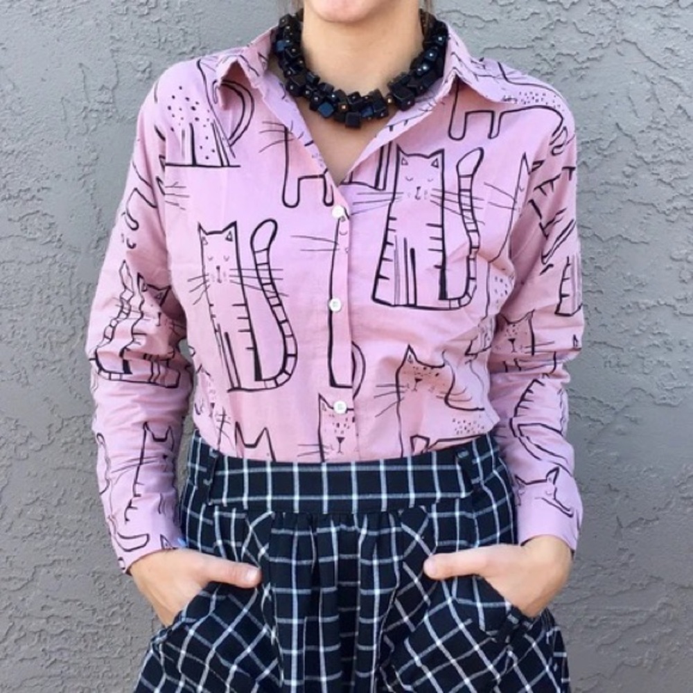 Beautiful Cat Print Shirt. Size M